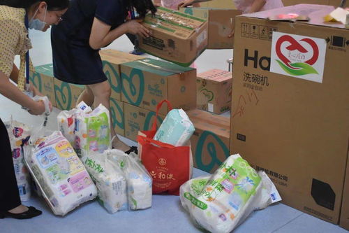 情暖 六一 與愛(ài) 童 行 市執(zhí)法局深入幫扶點(diǎn)開(kāi)展送愛(ài)心活動(dòng)